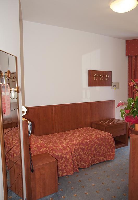 Garden Hotel 3*